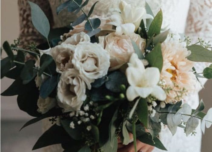 mariage-eucalyptus-et-blanc-en-douceur-maison-montcalm-fleuriste